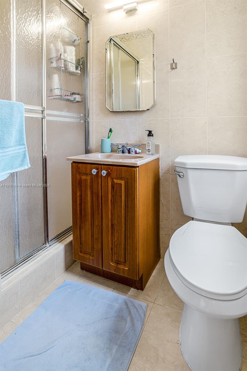 BRICKELL ESTATES - Residential Lease