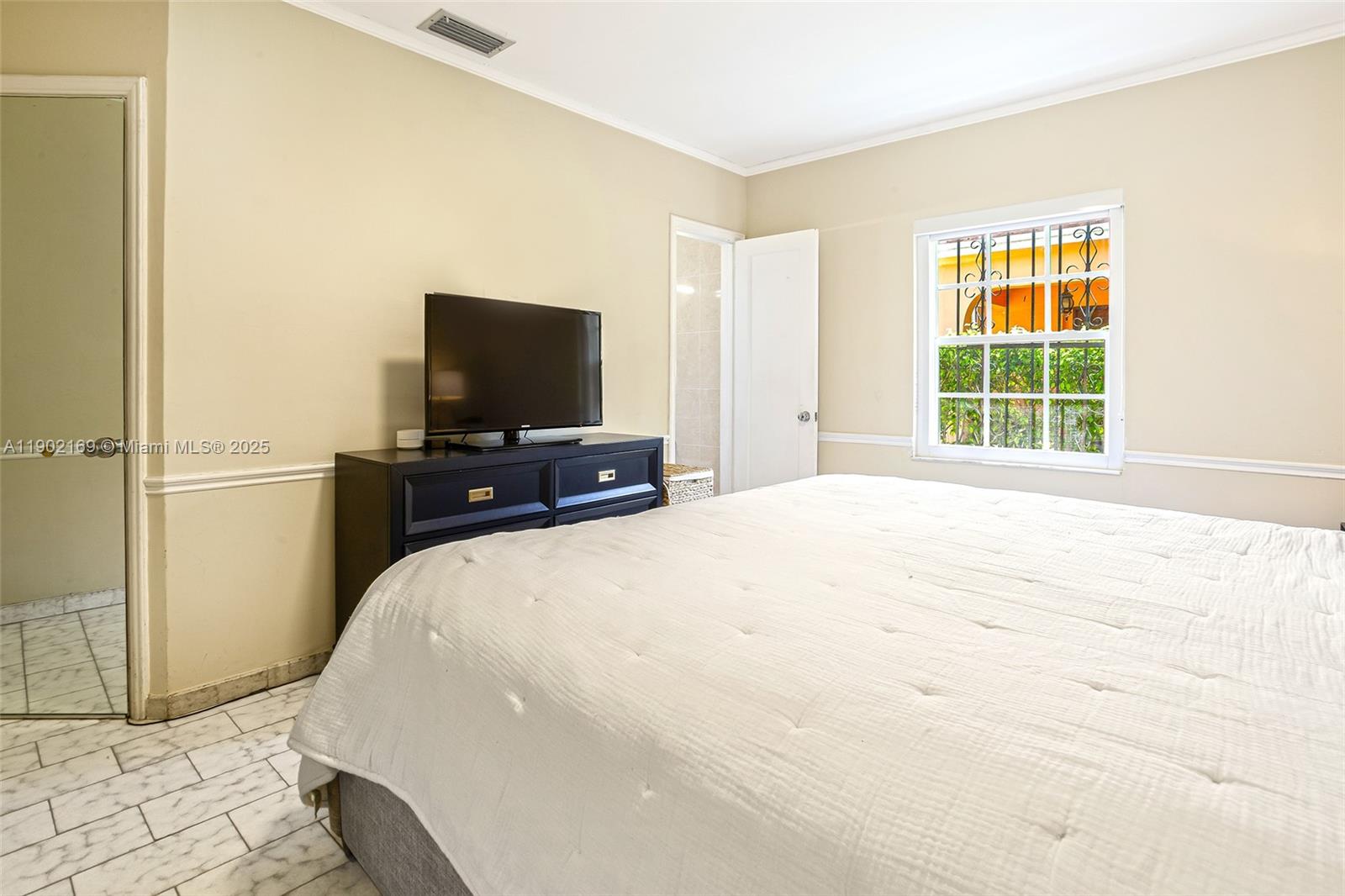 BRICKELL ESTATES - Residential Lease