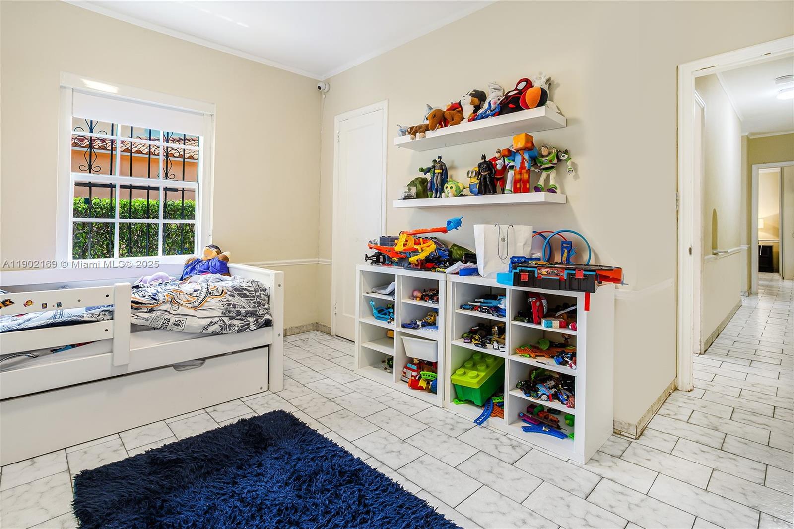 BRICKELL ESTATES - Residential Lease