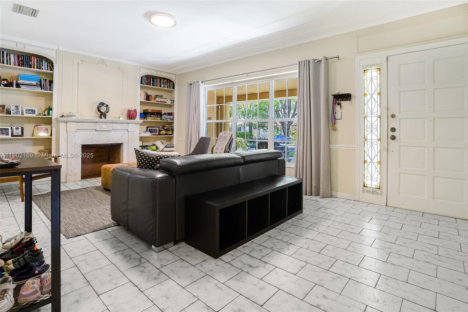 BRICKELL ESTATES - Residential Lease