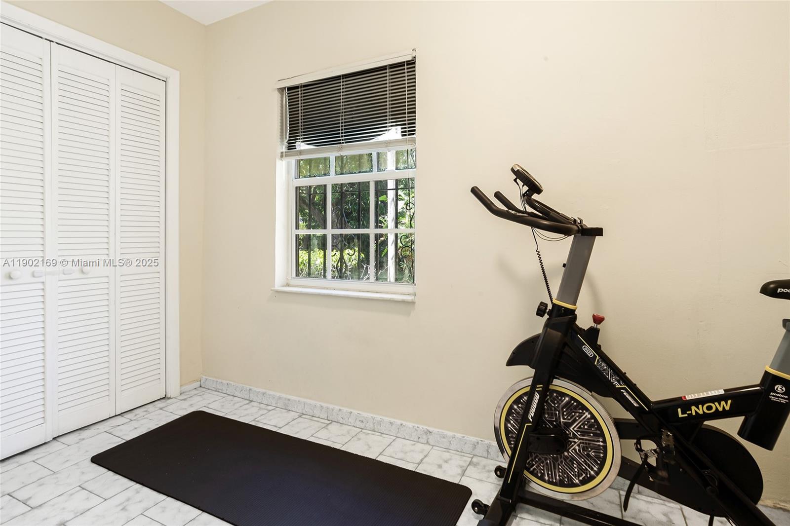 BRICKELL ESTATES - Residential Lease