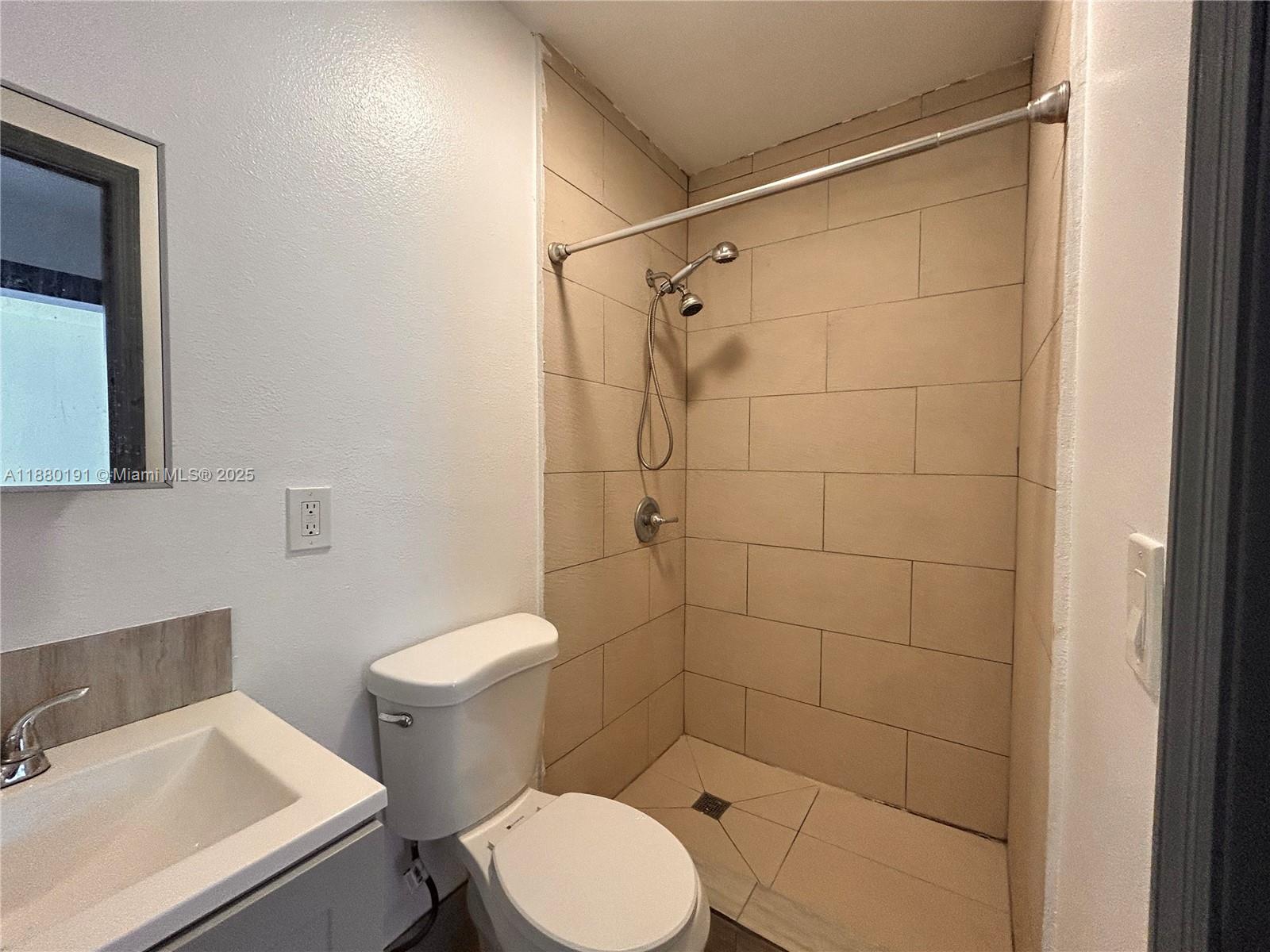 WELLONS PARK - Residential Lease