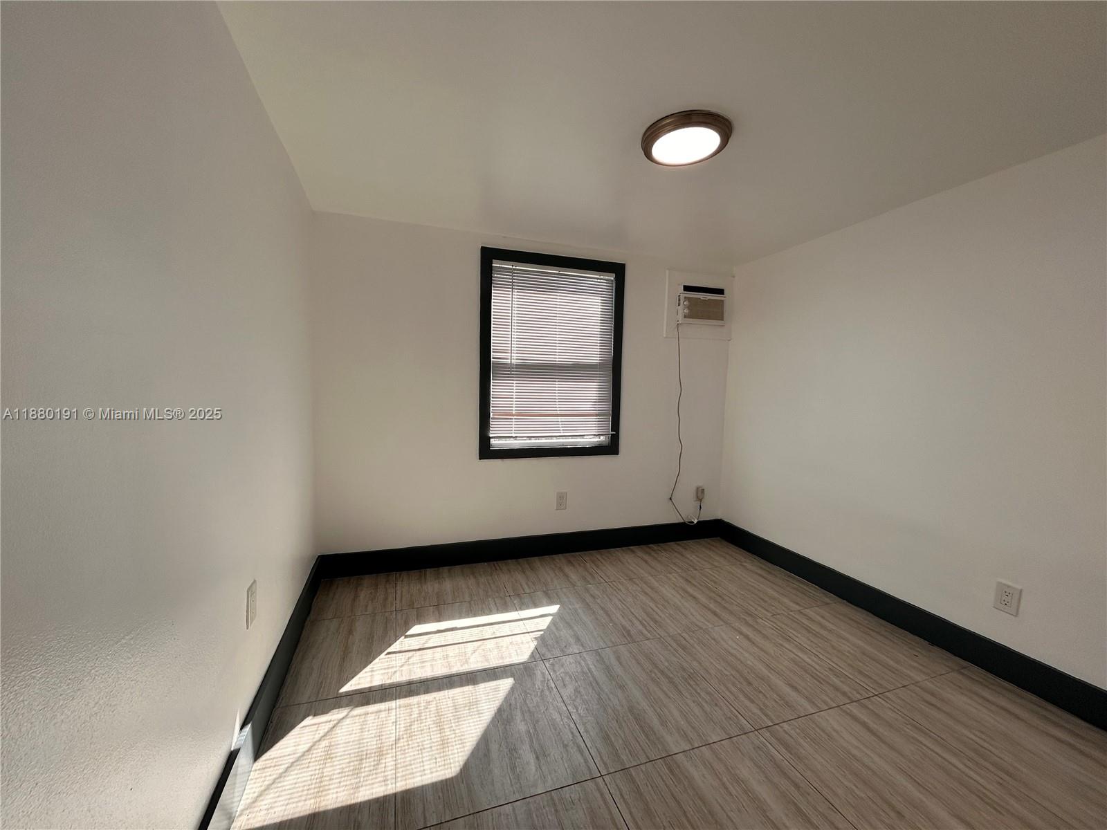 WELLONS PARK - Residential Lease