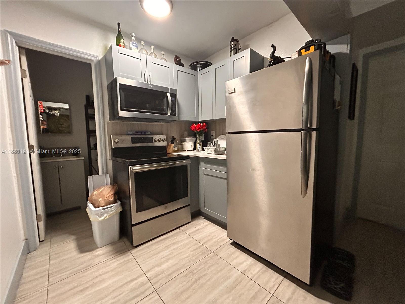 Discover comfort and convenience in this bright 1-bedroom, 1-bath home at 1928 Wilson St, Hollywood. Featuring a spacious living area, updated finishes, and plenty of natural light, this residence is perfect for anyone looking to be just minutes from downtown Hollywood, 9 minutes from beaches, shops, and dining, you’ll love the unbeatable location. With move-in ready ease and endless potential, this property won’t last long!