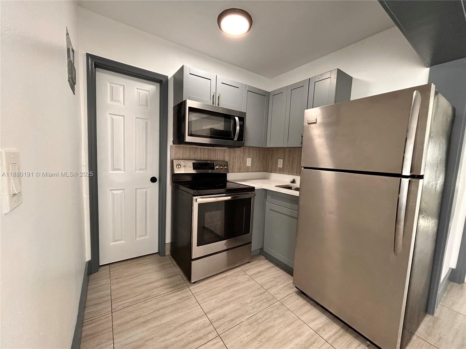 WELLONS PARK - Residential Lease