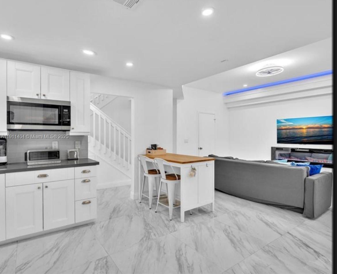 CHAPEL TRAIL REPLAT - Residential Lease