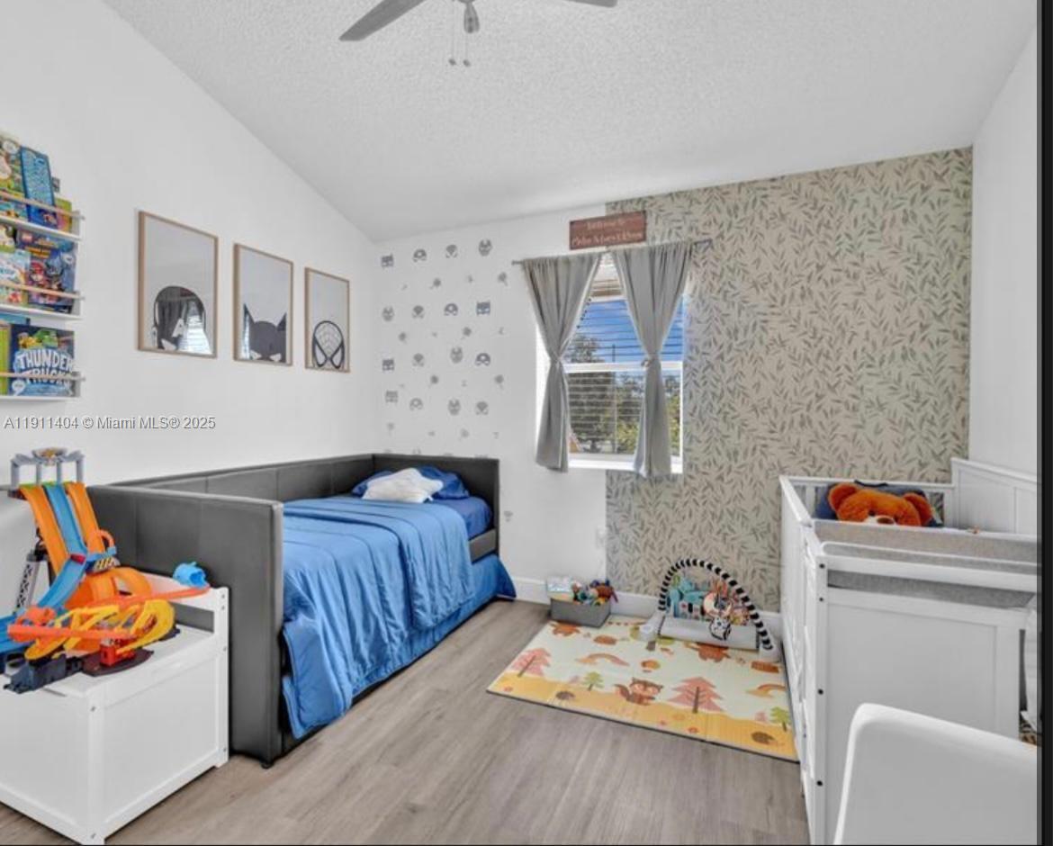 CHAPEL TRAIL REPLAT - Residential Lease