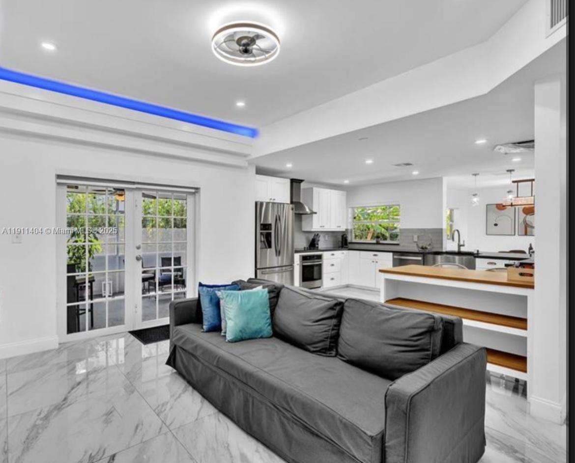 CHAPEL TRAIL REPLAT - Residential Lease