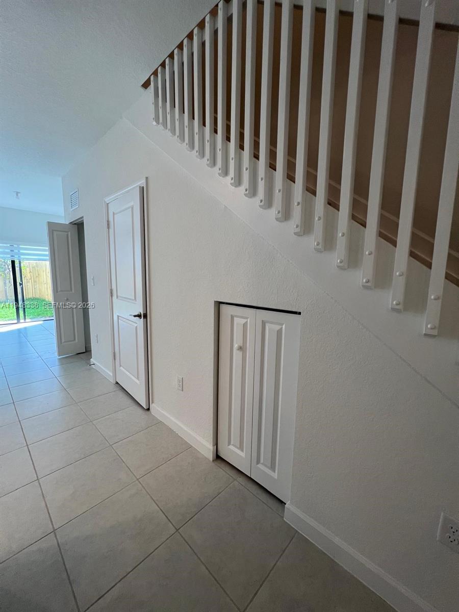 KENDALL ASSEMBLAGE SOUTH - Residential