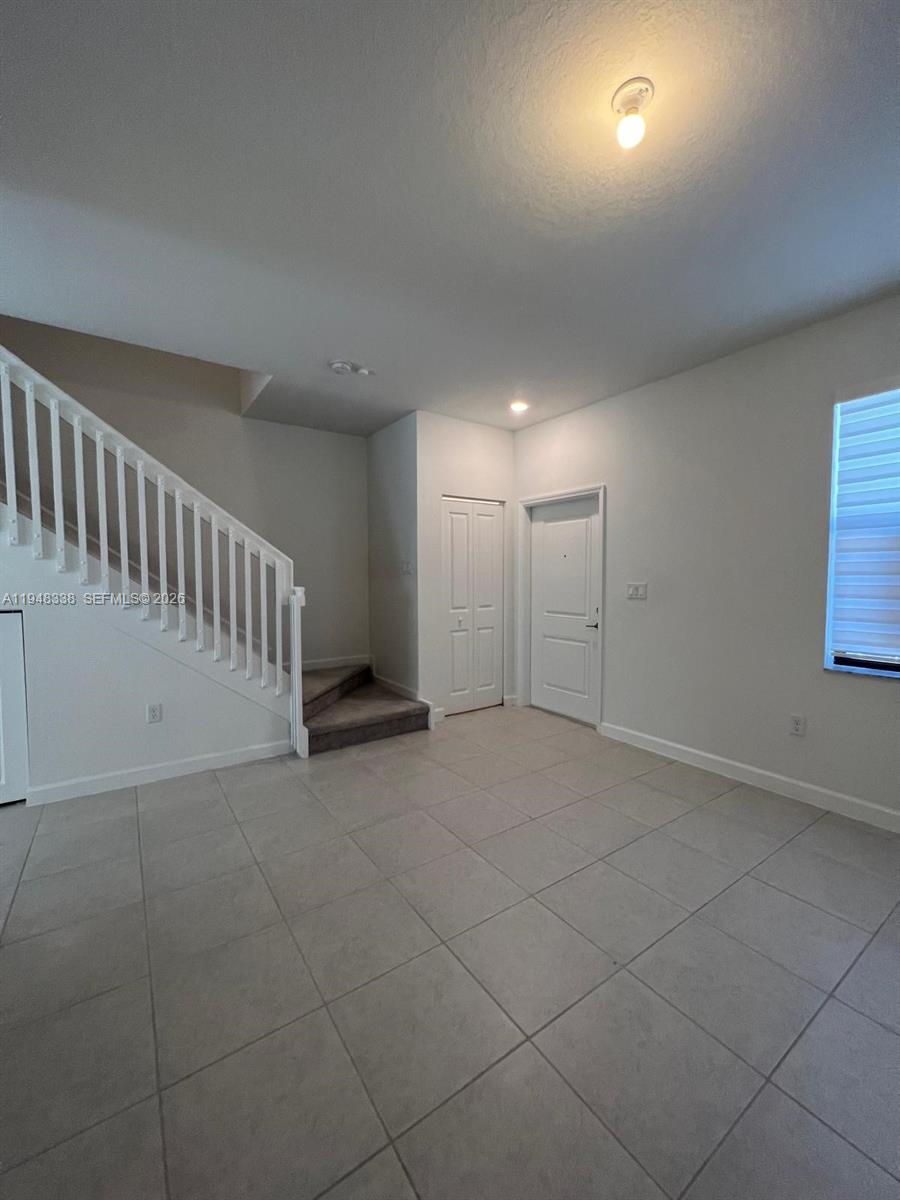 KENDALL ASSEMBLAGE SOUTH - Residential