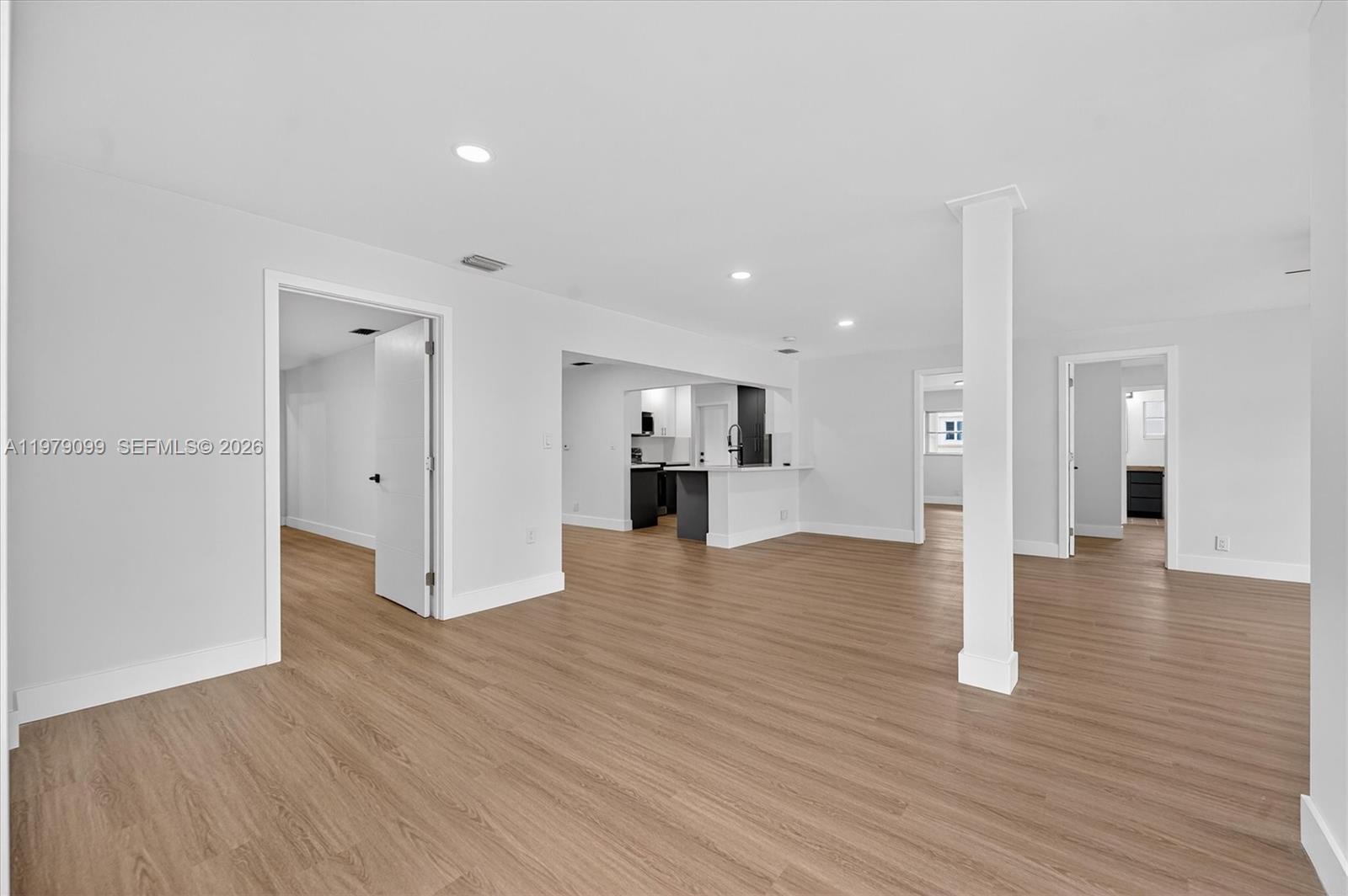 LAUDERDALE WEST 3 SEC - Residential