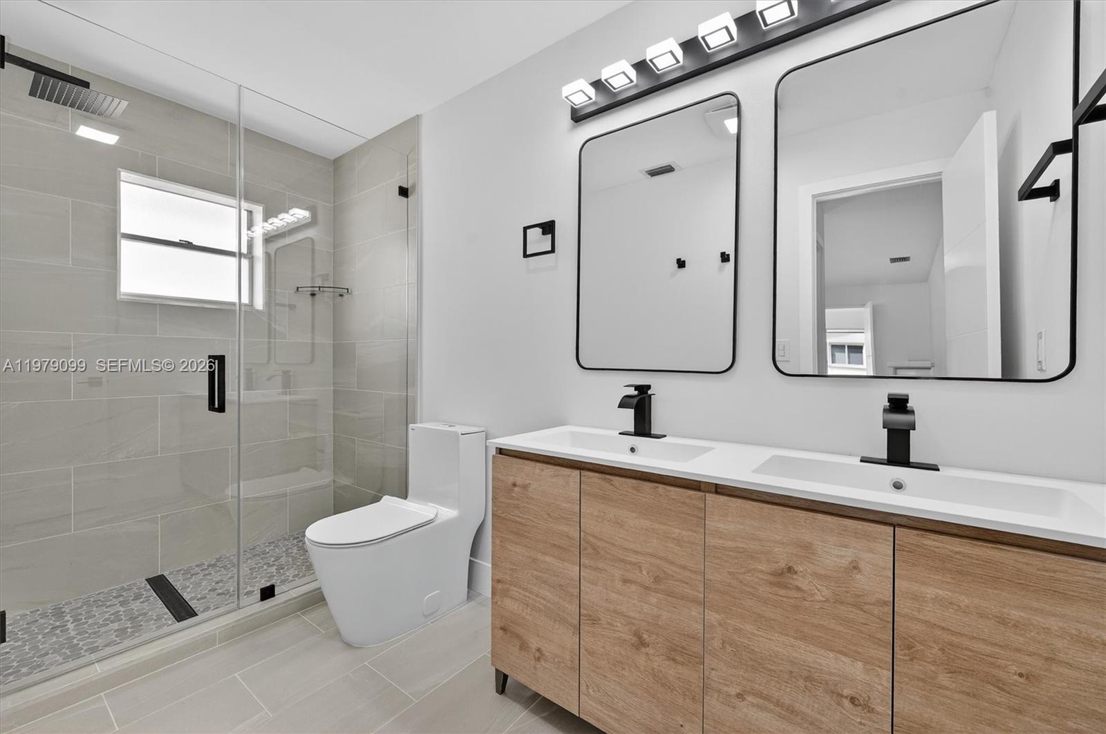 LAUDERDALE WEST 3 SEC - Residential