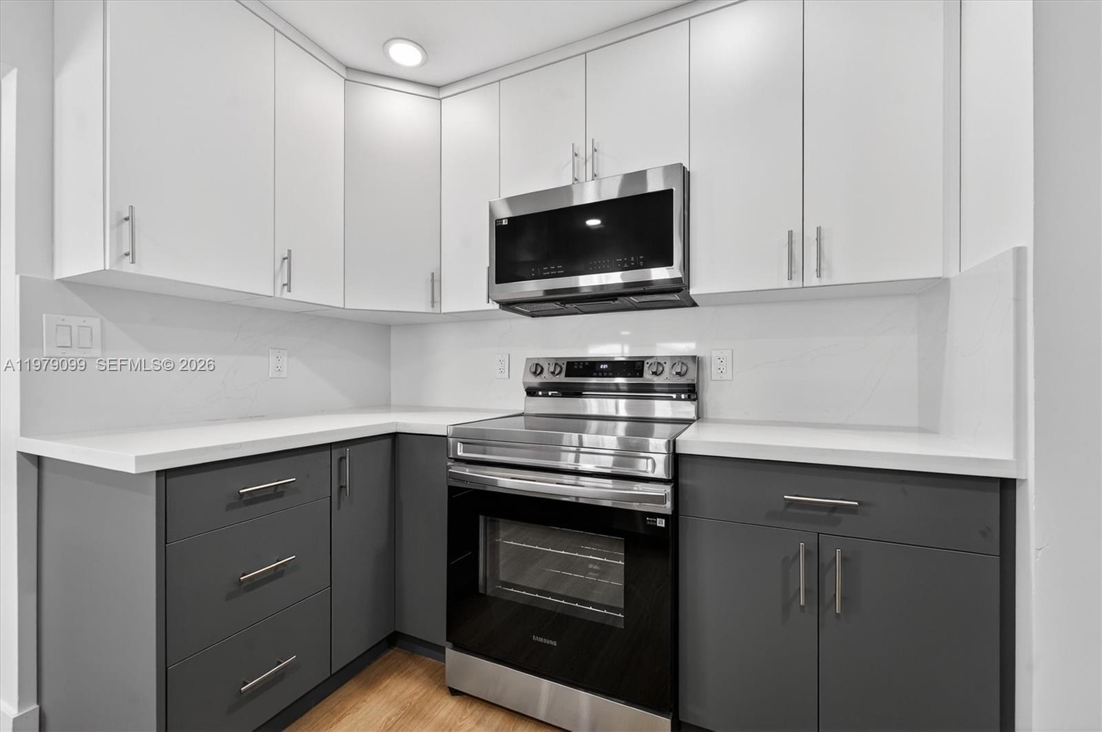 LAUDERDALE WEST 3 SEC - Residential