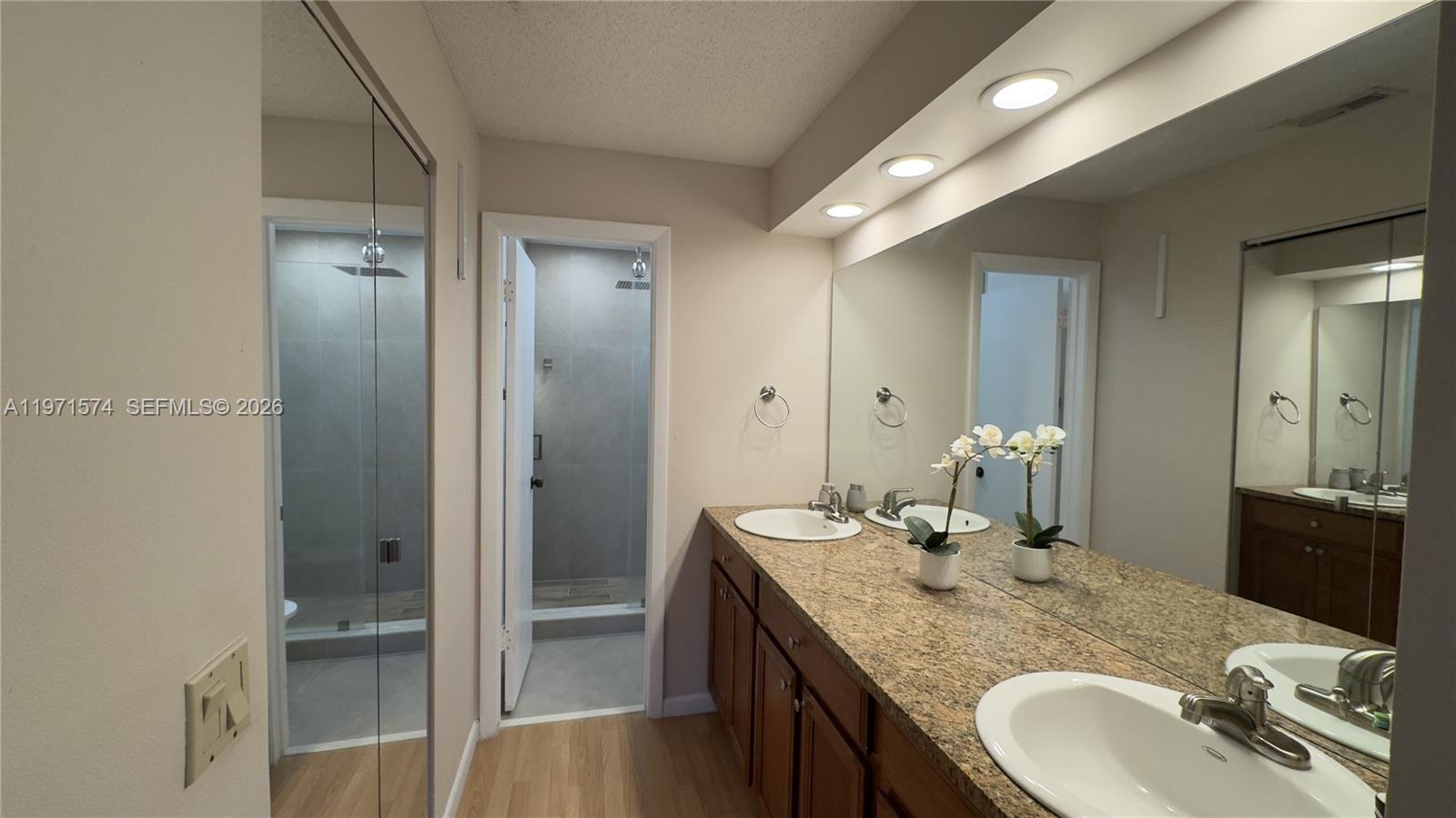 LAKES MEADOW VILG HOMES C - Residential