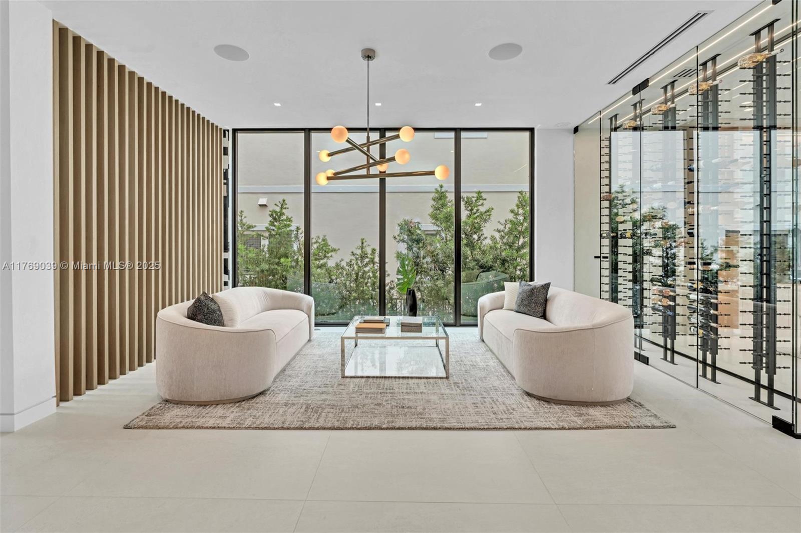 ALTOS DEL MAR NO 4 - Residential
