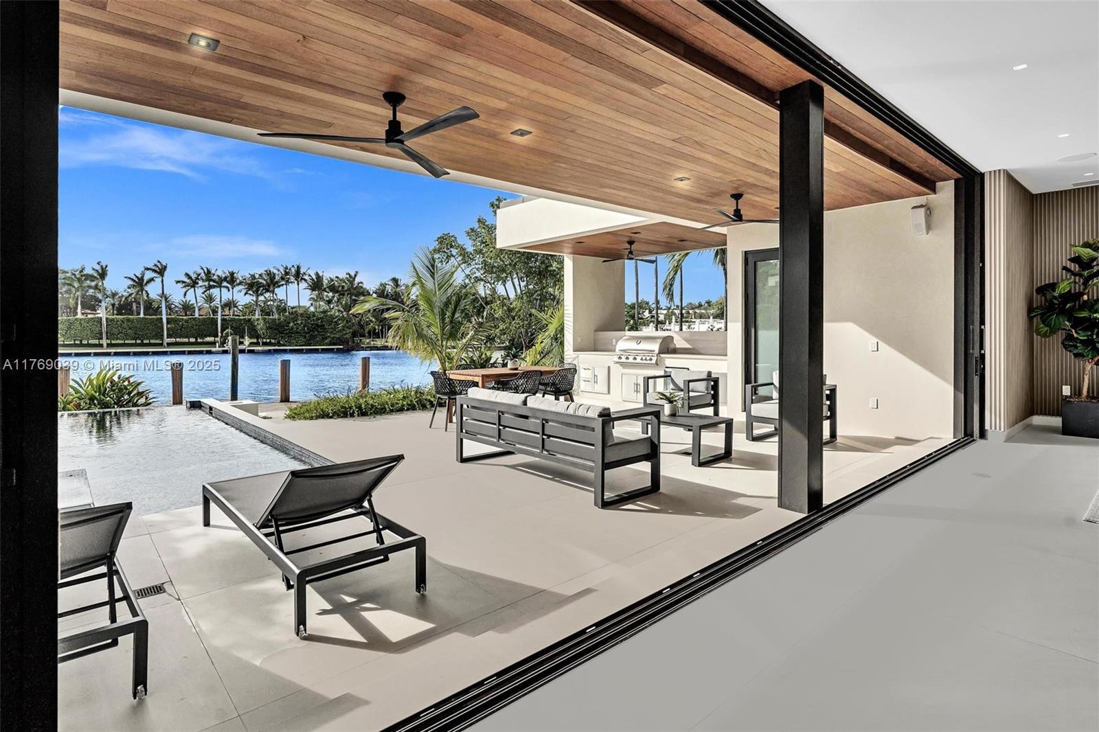 ALTOS DEL MAR NO 4 - Residential