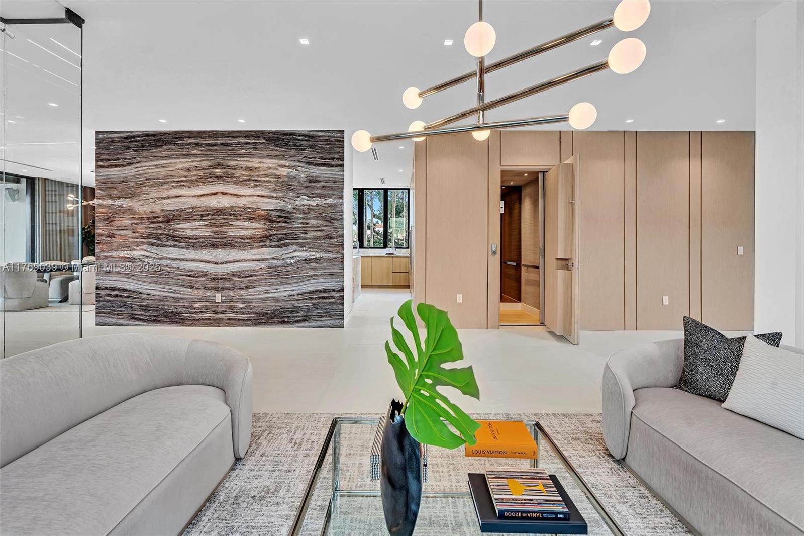 ALTOS DEL MAR NO 4 - Residential