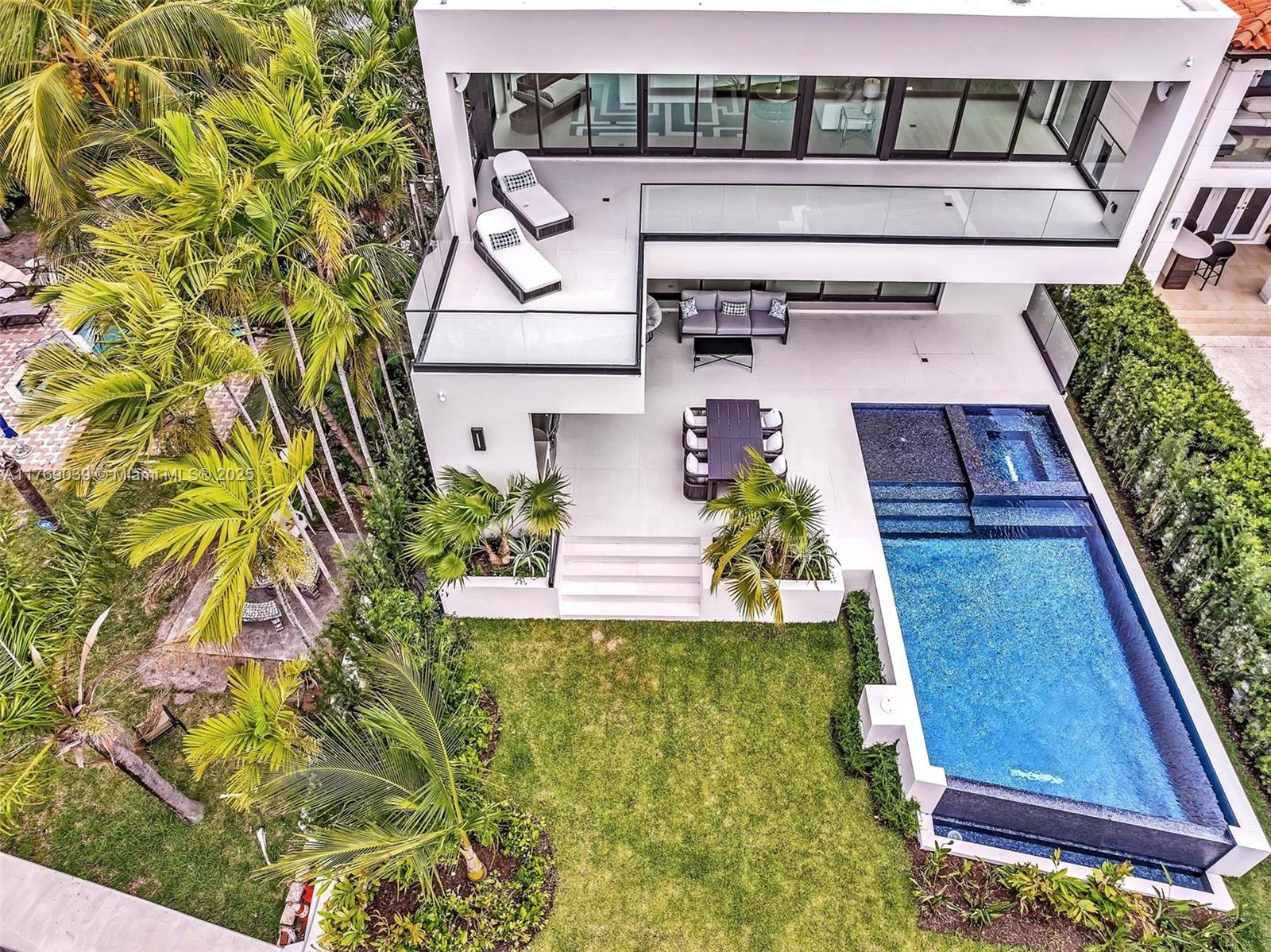 ALTOS DEL MAR NO 4 - Residential