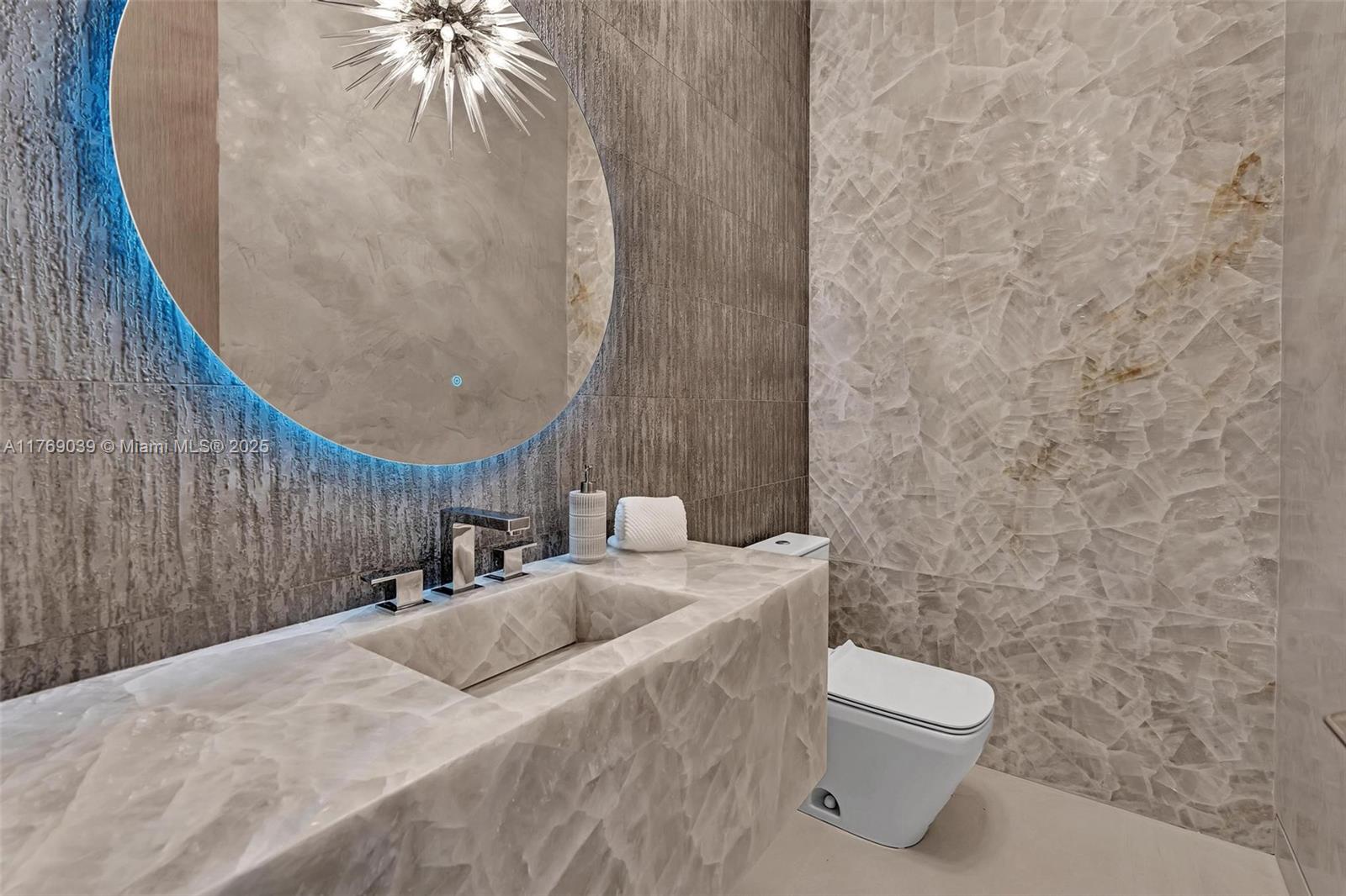 ALTOS DEL MAR NO 4 - Residential