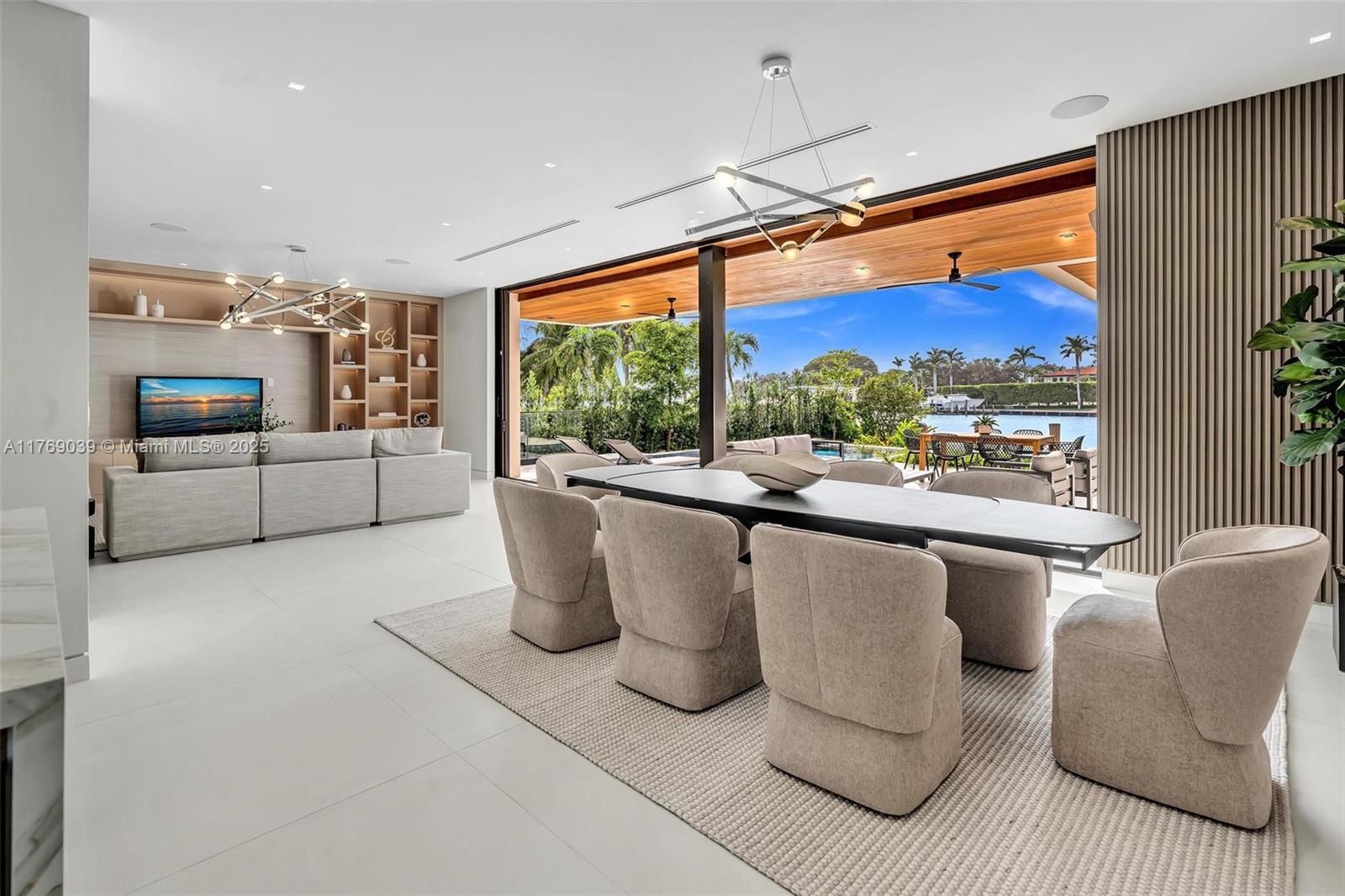 ALTOS DEL MAR NO 4 - Residential