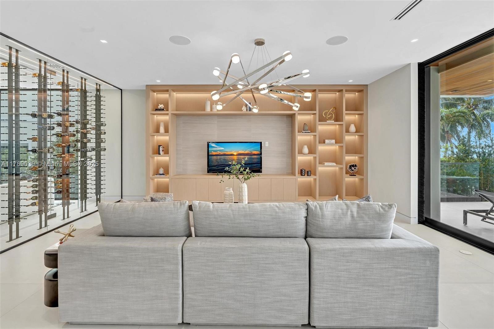 ALTOS DEL MAR NO 4 - Residential