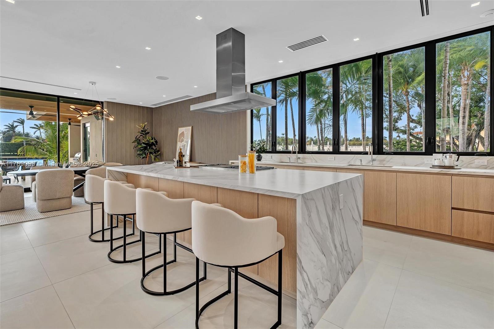 ALTOS DEL MAR NO 4 - Residential