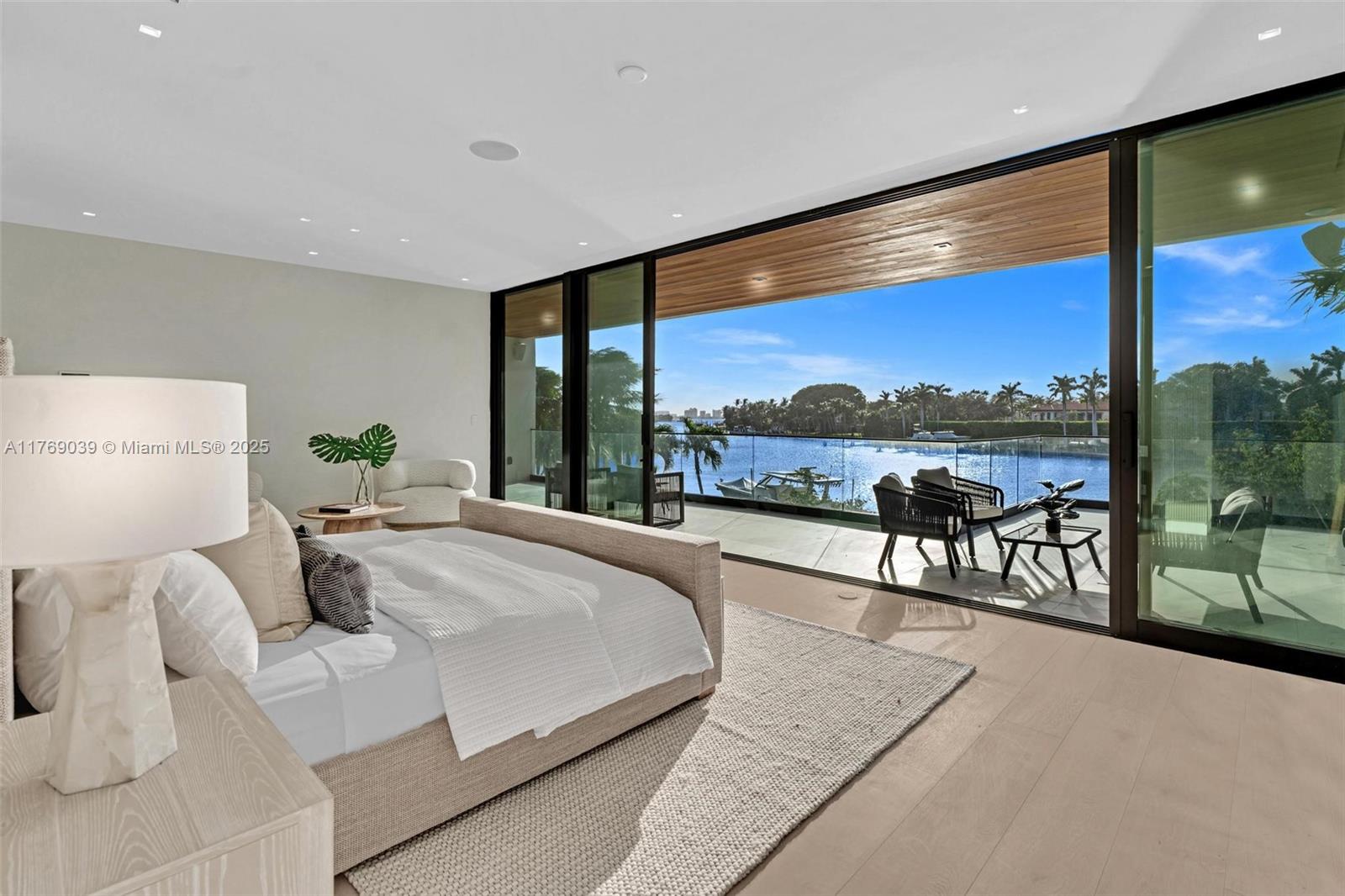 ALTOS DEL MAR NO 4 - Residential