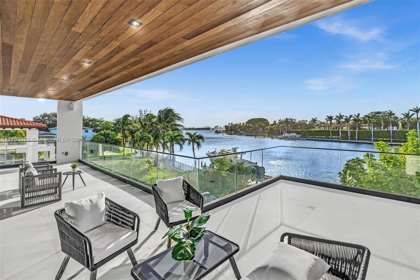 ALTOS DEL MAR NO 4 - Residential