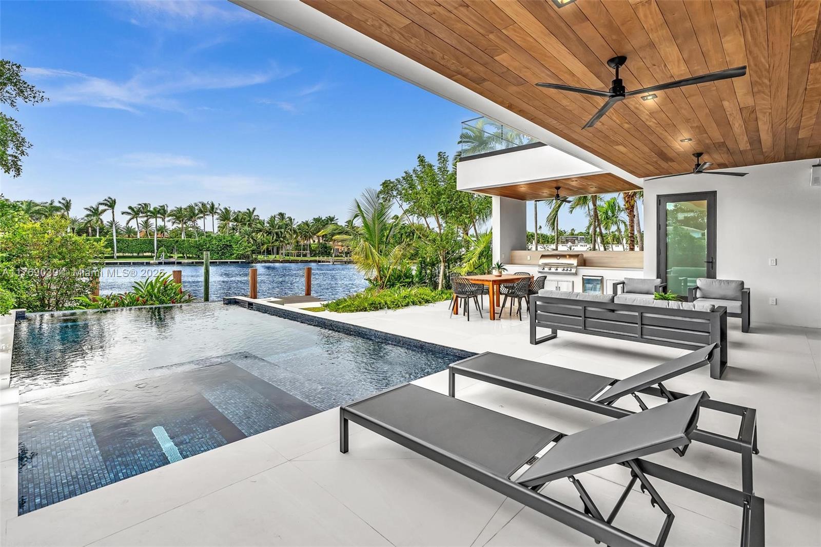 ALTOS DEL MAR NO 4 - Residential