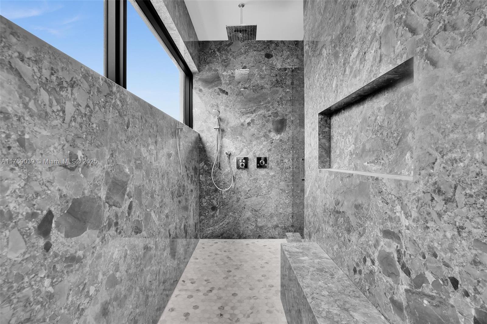 ALTOS DEL MAR NO 4 - Residential
