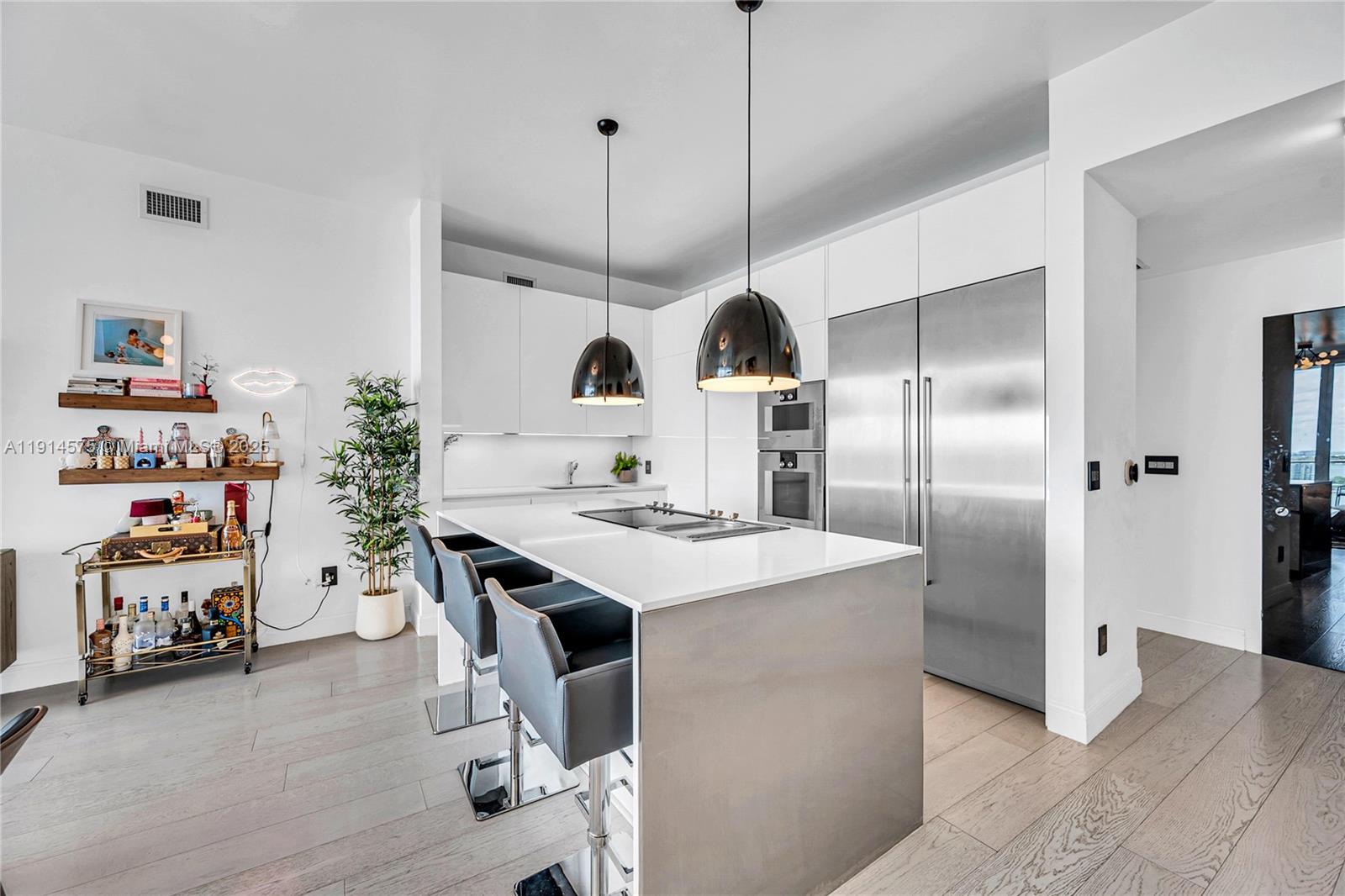 PARAMOUNT BAY CONDO - Residential