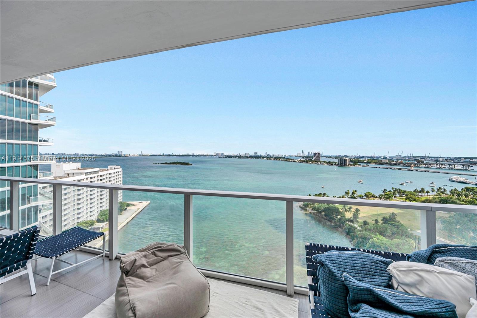 PARAMOUNT BAY CONDO - Residential