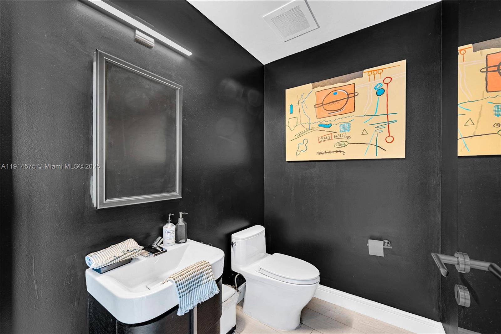 PARAMOUNT BAY CONDO - Residential