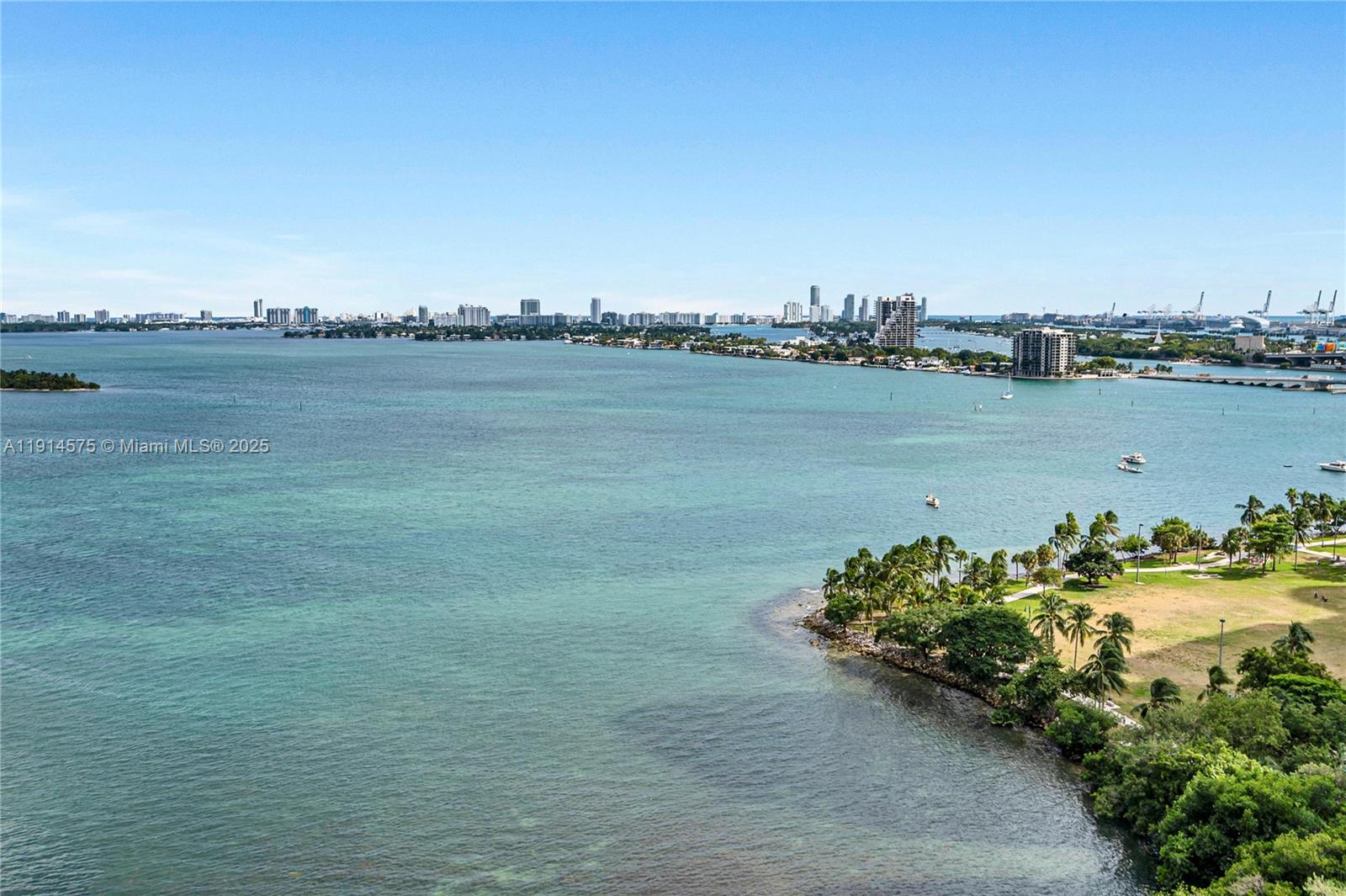 PARAMOUNT BAY CONDO - Residential