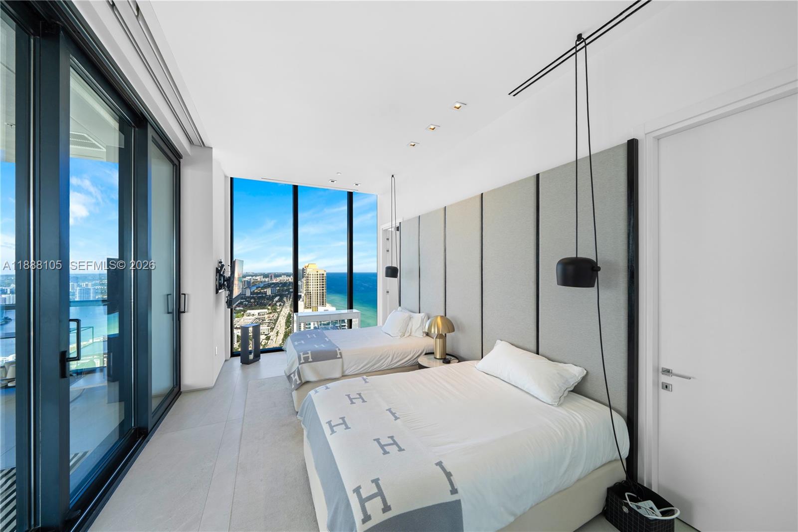 MUSE CONDO - Residential