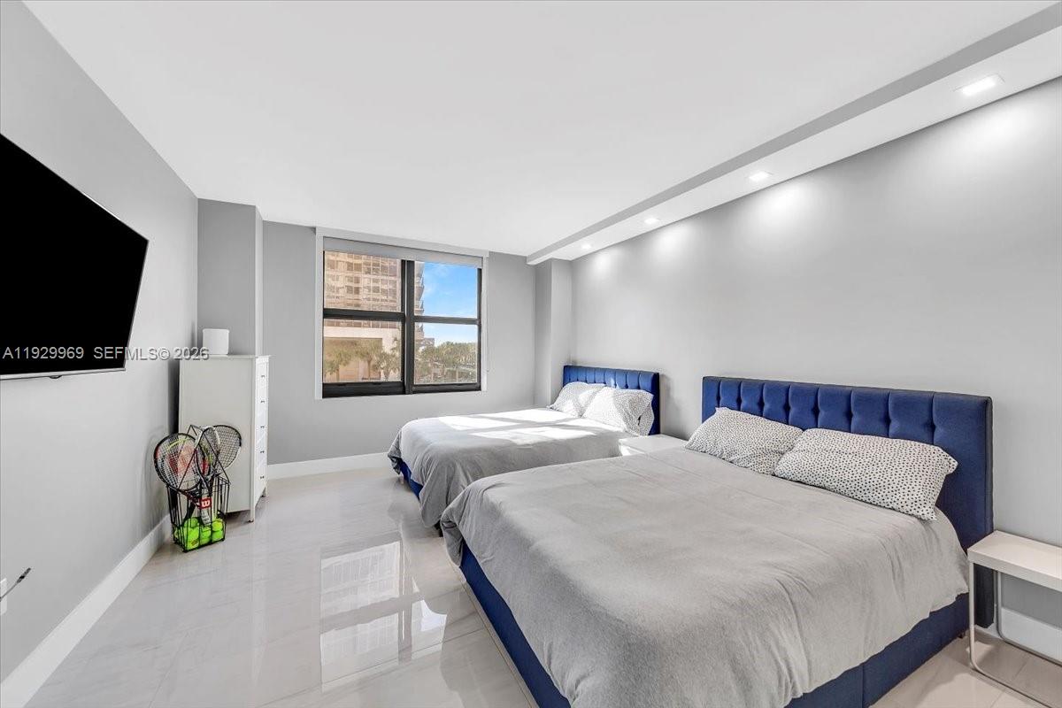 BALMORAL CONDO - Residential