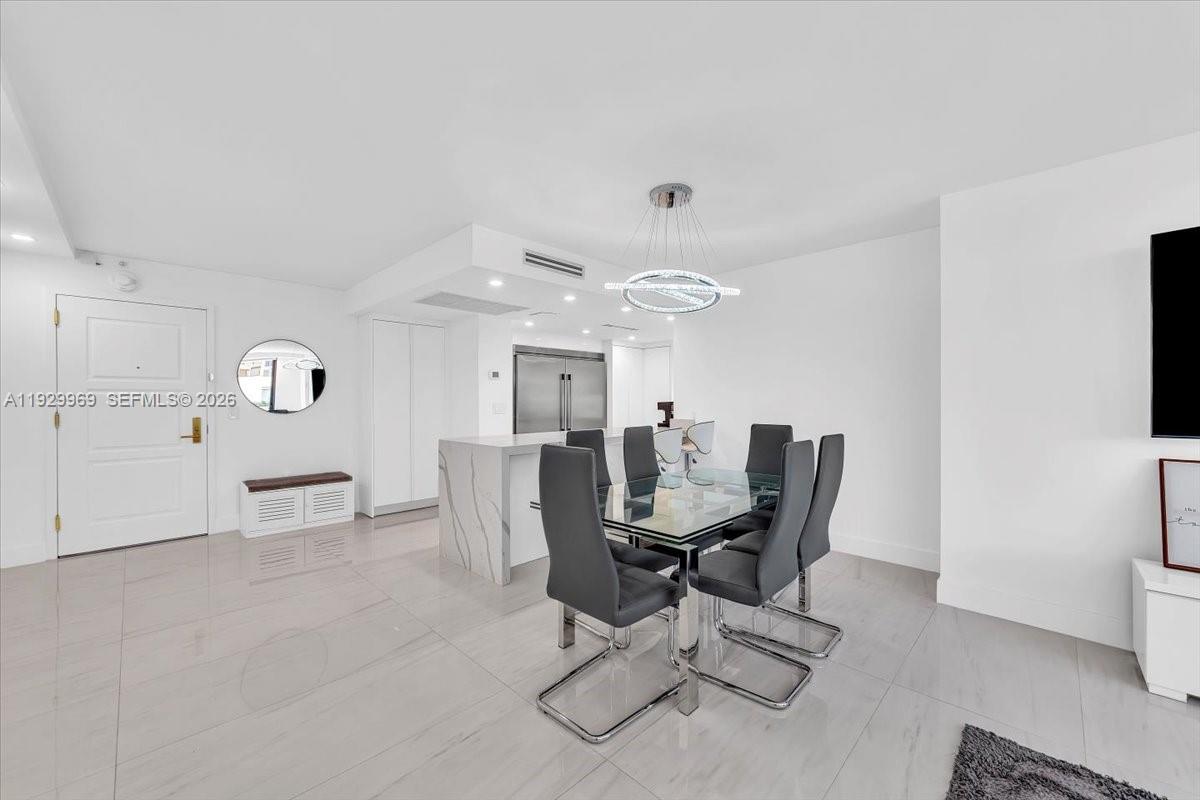 BALMORAL CONDO - Residential