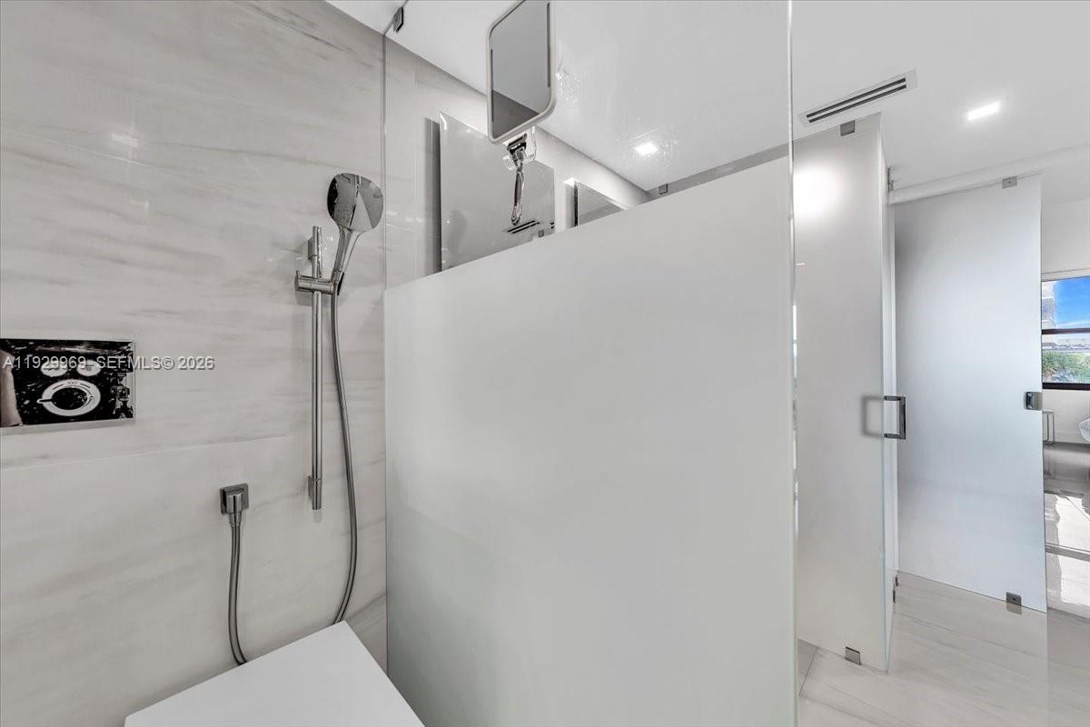 BALMORAL CONDO - Residential