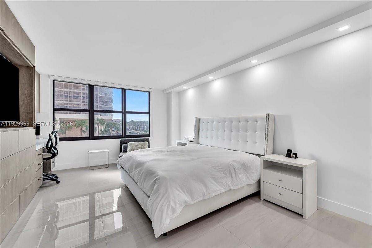 BALMORAL CONDO - Residential