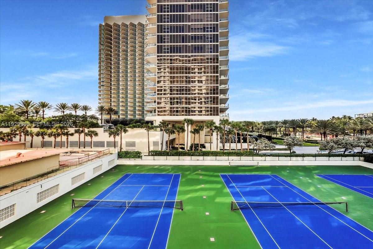 BALMORAL CONDO - Residential