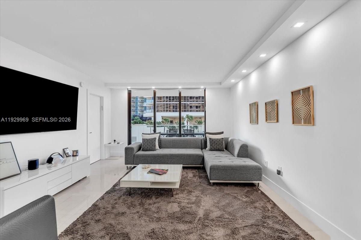 BALMORAL CONDO - Residential