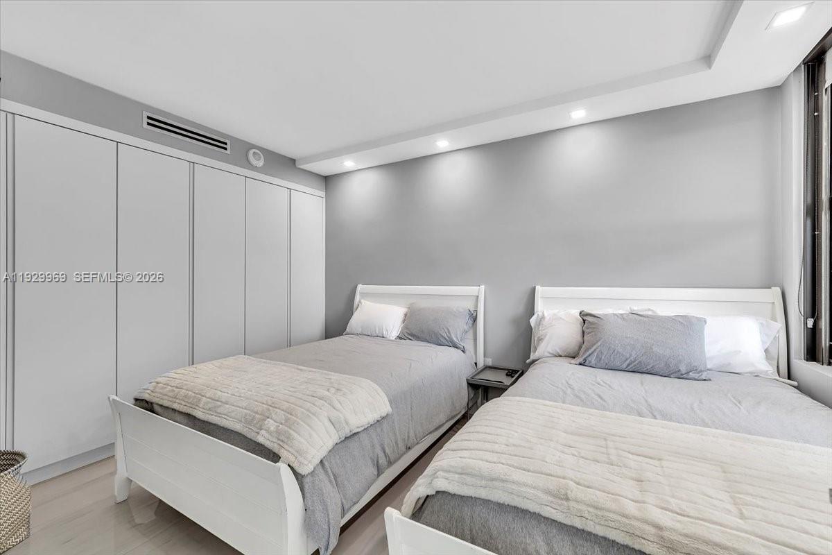 BALMORAL CONDO - Residential