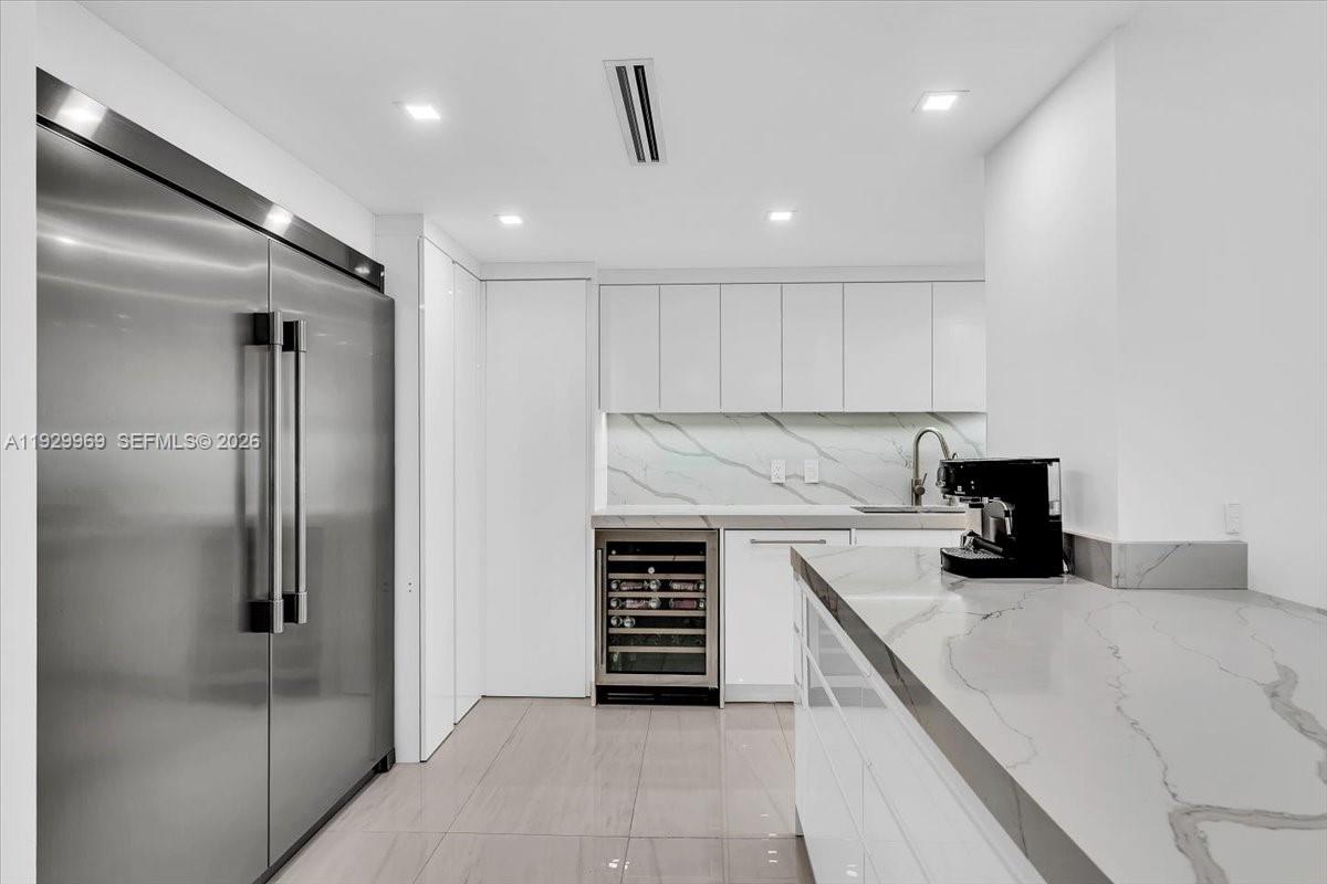 BALMORAL CONDO - Residential