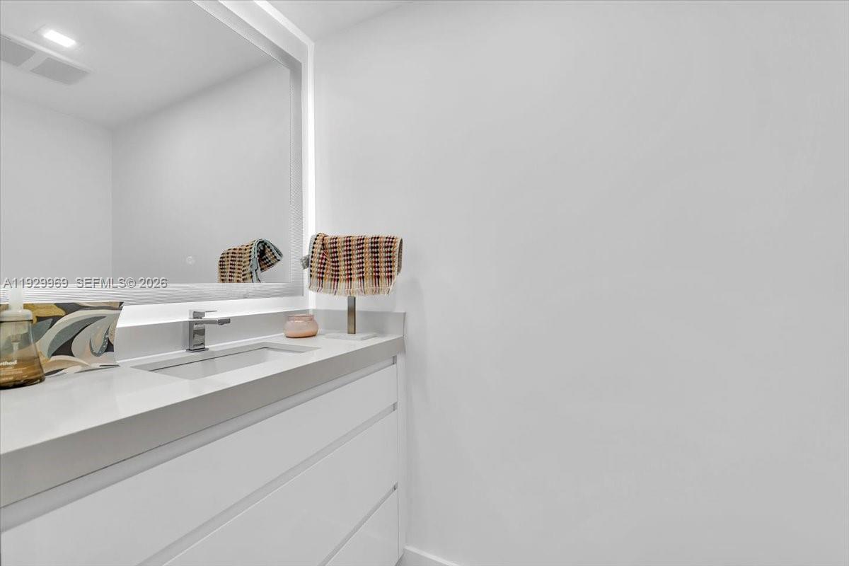 BALMORAL CONDO - Residential