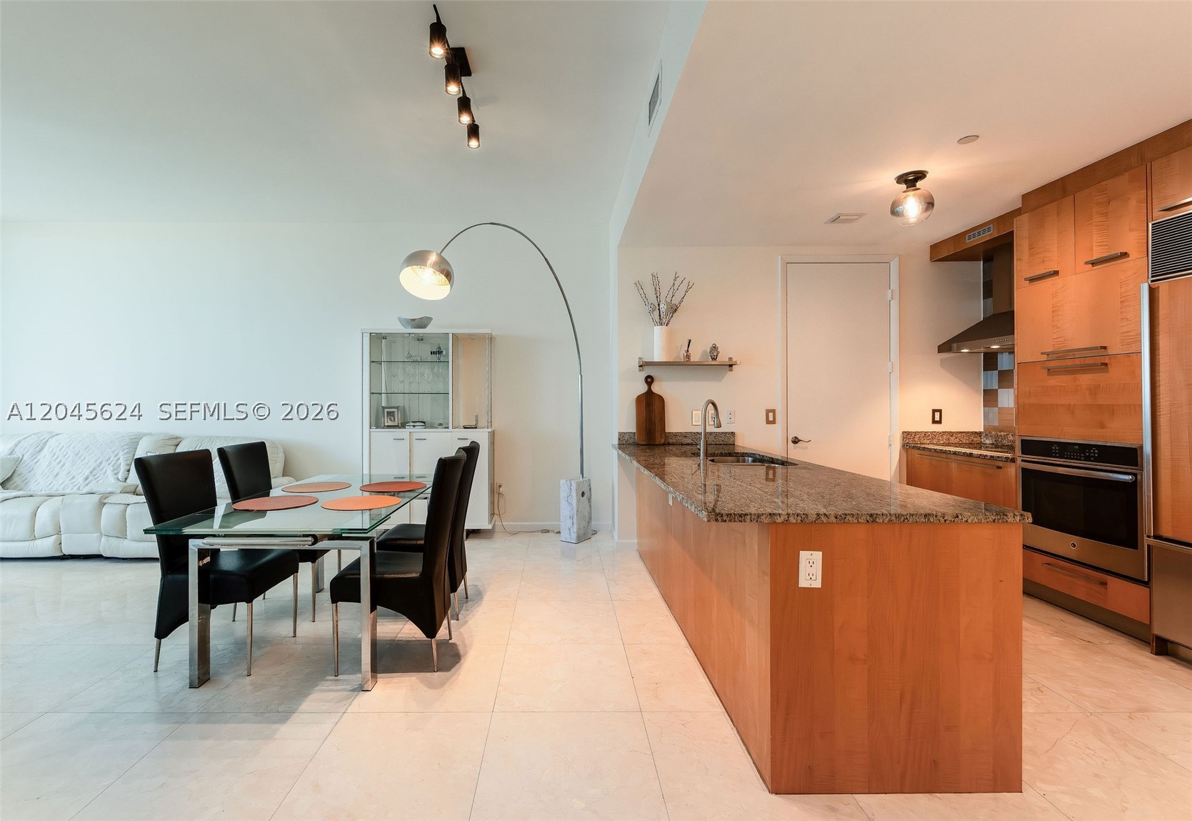 15901 Collins Ave 2502