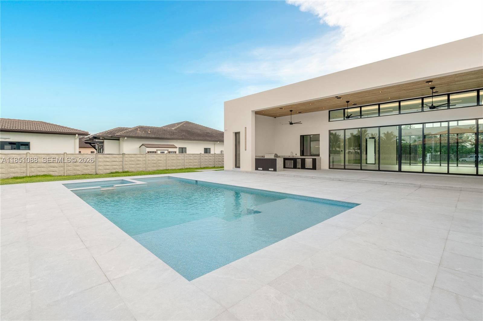 SWEETWATER ESTS SUB - Residential