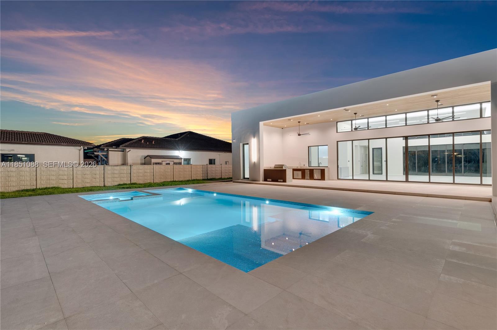 SWEETWATER ESTS SUB - Residential