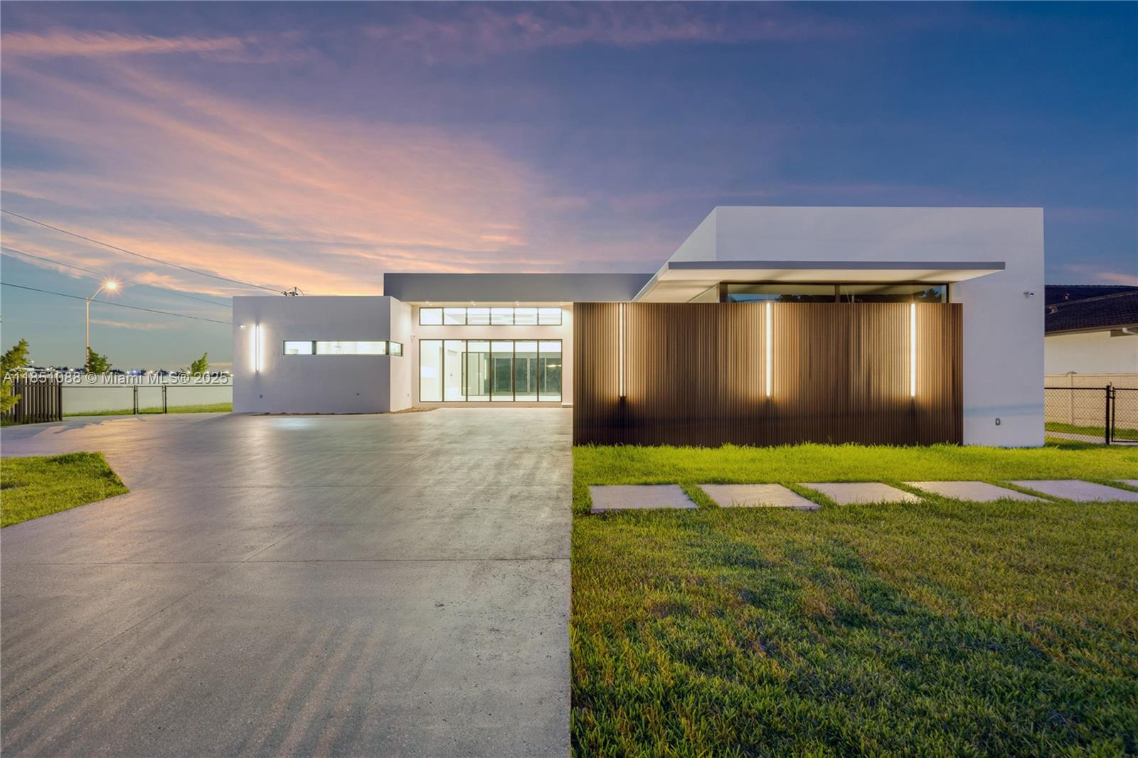 SWEETWATER ESTS SUB - Residential