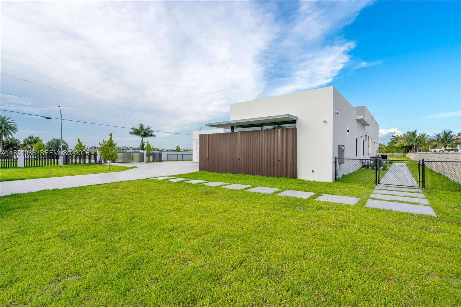 SWEETWATER ESTS SUB - Residential