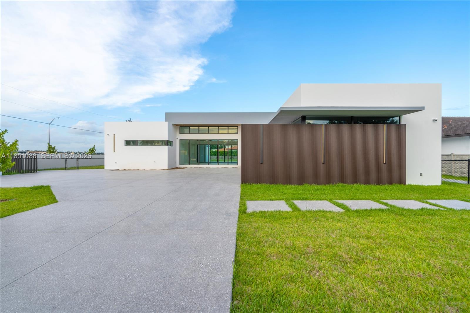 SWEETWATER ESTS SUB - Residential